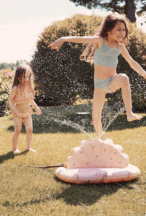 Shell Sprinkler - Dots | Rasberry Red