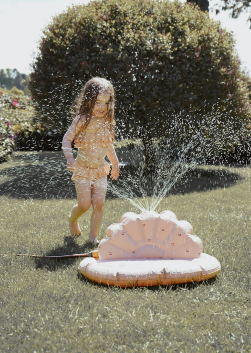 Shell Sprinkler - Dots | Rasberry Red
