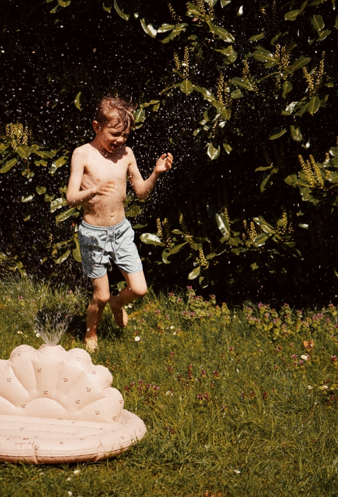 Shell Sprinkler - Dots | Rasberry Red